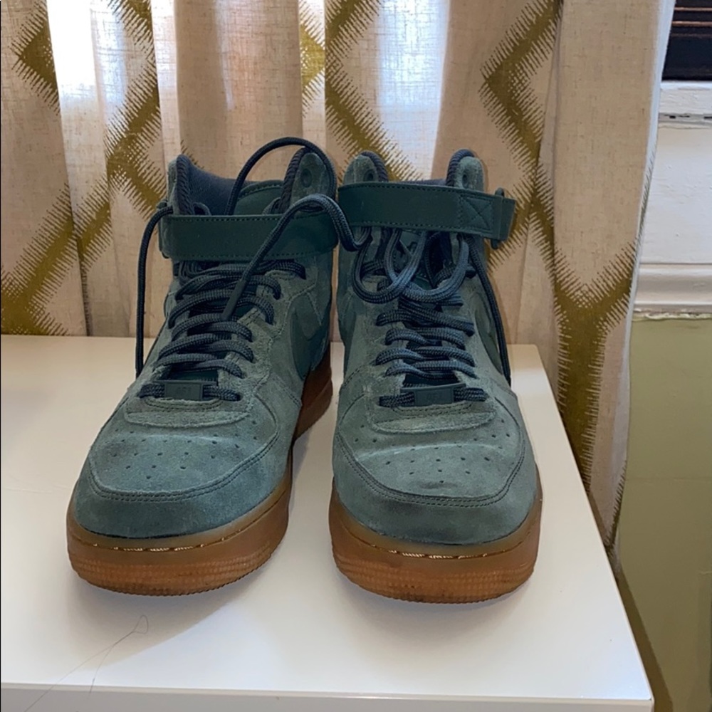 Nike sneakers - Picture 2 of 3
